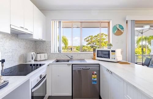 Shoal Bay House | Frangipani, 4/30 Leonard Avenue - spacious townhouse