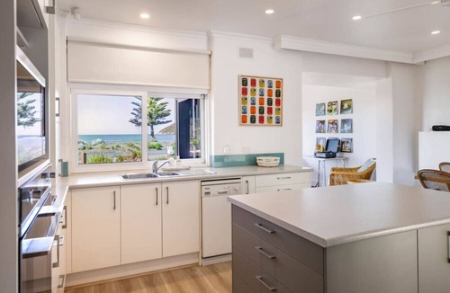 Encounter Bay House | Frankies Beach House—A Breezy Esplanade Escape
