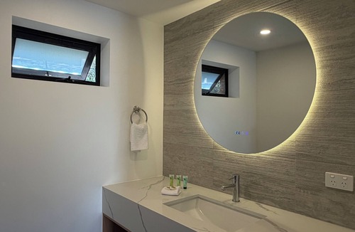 Frankston Hotel | Frankston Bay Motel