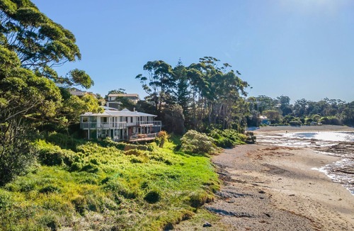 Mollymook House | FREE NIGHT. Pay for 2 stay for 3