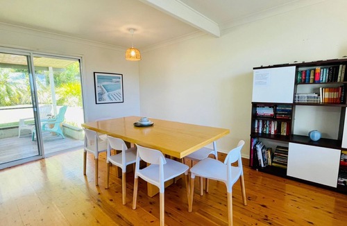 Mollymook House | FREE NIGHT. Pay for 2 stay for 3