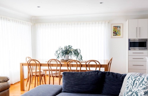 Mollymook House | FREE NIGHT. Pay for 2 stay for 3