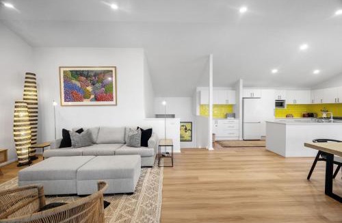 Narrawallee House | Free night! Pay for 2 stay for 3