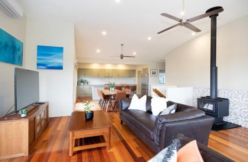 Mollymook House | Free night! Pay for 2 stay for 3