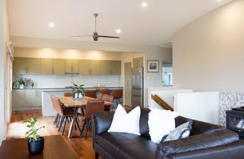 Mollymook House | Free night! Pay for 2 stay for 3