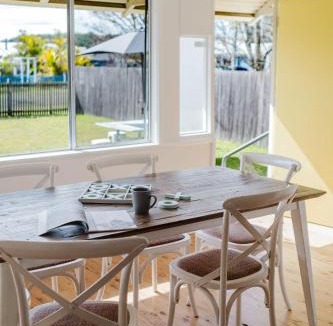 Lake Conjola House | Free night! Pay for 2 stay for 3