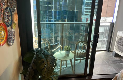 Melbourne Central Business District Apartment | Free Tram Zone 2BR Apt near QV Market & RMIT