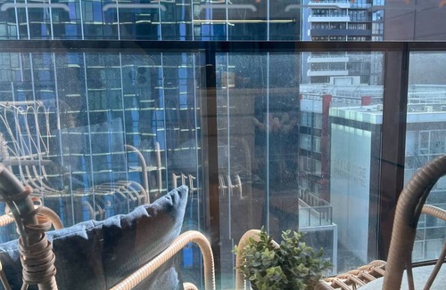 Melbourne Central Business District Apartment | Free Tram Zone 2BR Apt near QV Market & RMIT