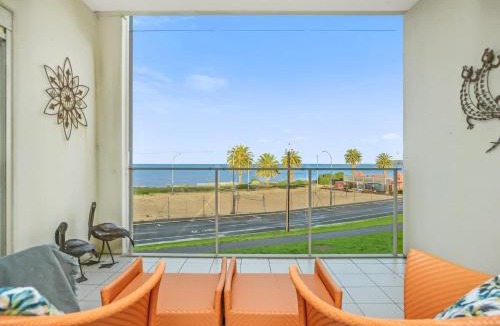 Victor Harbor Apartment | Frontage Apartments- 3Bedroom Central Seaview Escape