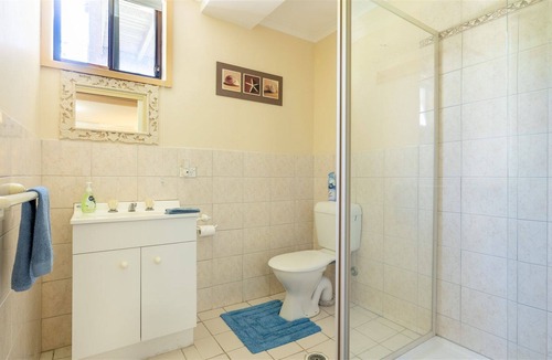 Culburra Beach Apartment | Fun and Sun - comfortable downstairs apartment with private yard