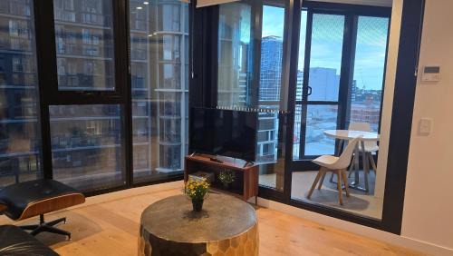 Fortitude Valley Apartment | FV 1BR APT with Rooftop Pool