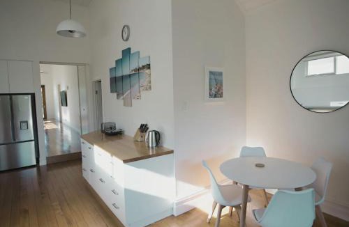 Queenscliff House | Galway Cottage