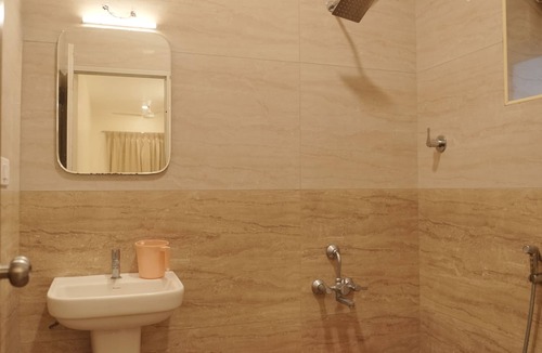 Radhapuram Hotel | Ganesh Residency