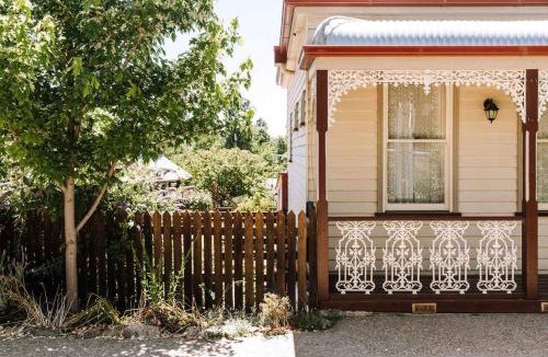Beechworth Apartment | Gannells The Grand Entertainer