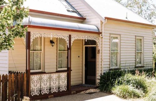 Beechworth Apartment | Gannells The Grand Entertainer