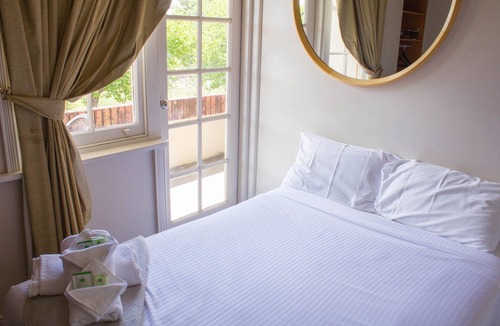 Blackheath Hotel | Gardners Inn Hotel