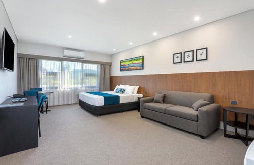 Vineyard Hotel | Gateway Motel