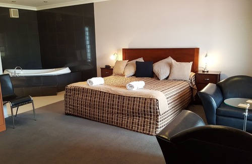 Broken Hill Hotel | Gateway Motor Inn