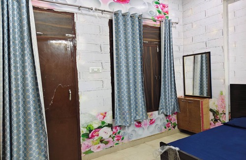 Varanasi Hotel | Gauri Shankar P Guest house