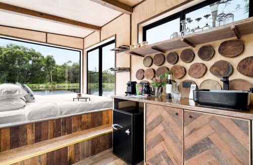 Kangaroo Valley Apartment | Getawayz NSW - 'Banksia' Designer Tiny Home w/stunning dam views