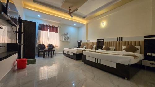 Vrindavan Hotel | Girivar dham