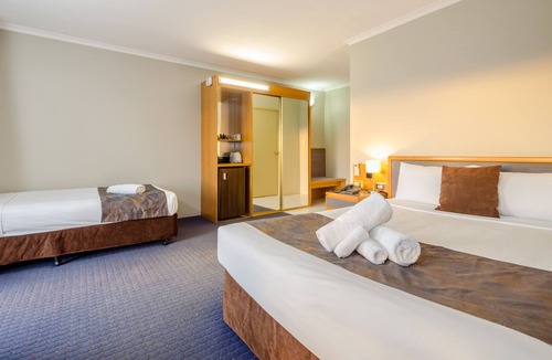 West Gladstone Hotel | Gladstone Palms Motor Inn
