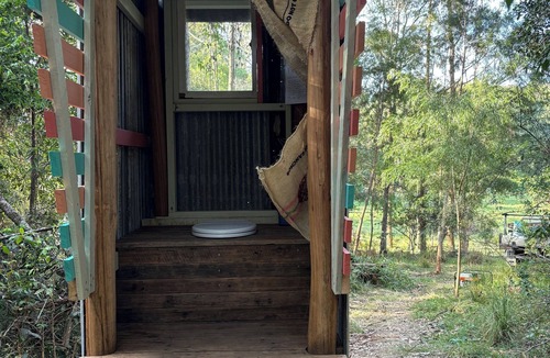 Murrah RV Rental | Glamping nature escape at ‘Black Wattle’ 5 minutes from pristine empty beaches