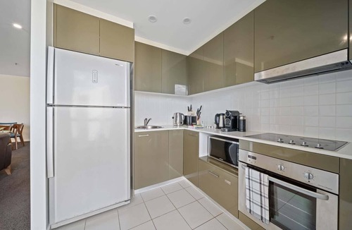 City West Apartment | Glorious Central Canberra 1-Bed with Sauna