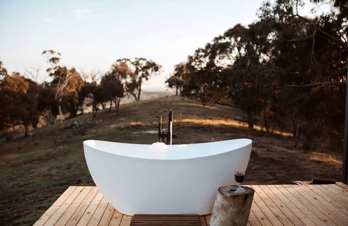 Whittlesea Cabin | Glorious Tiny House with Lovely Sights in Wallan, Victoria