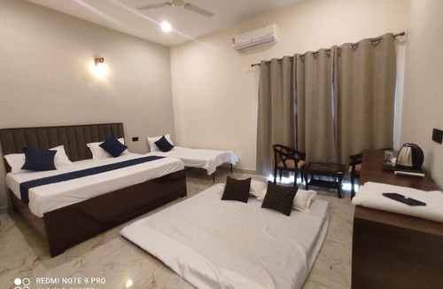 Bullawala Hotel | Glotus Hotel and Restaurant