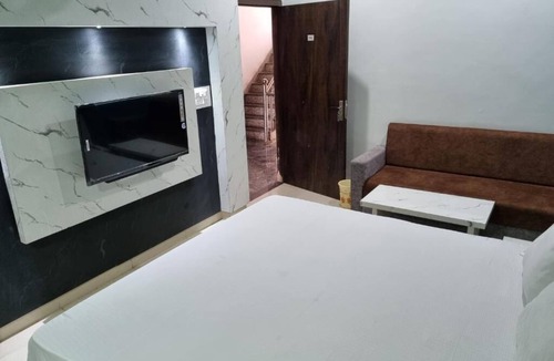 Malpura Hotel | Gokul Hotel
