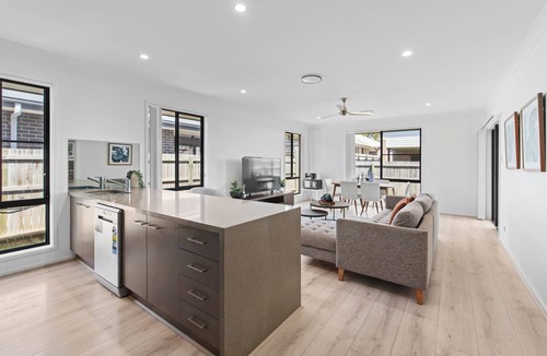 Coomera House | Gold Coast Oasis – 4BR Villa in Coomera