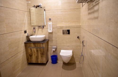 Smanora Range Hotel | Golden Petal