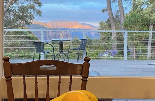 Blackheath House | Govetts Leap lookout cottage with sauna