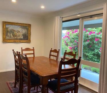 Blackheath House | Govetts Leap lookout cottage with sauna