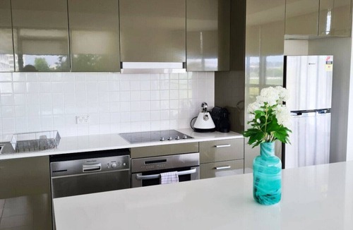 City West Apartment | Grand 2BR between ANU and City