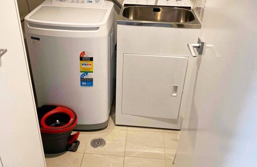 City West Apartment | Grand 2BR between ANU and City