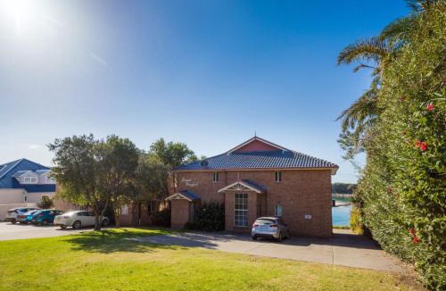 Narooma Apartment | Grand Pacific 2 Unit 2 - Ground Floor