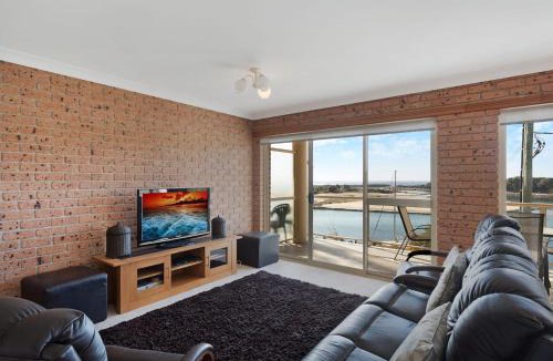 Narooma Apartment | Grand Pacific 2 Unit 2 - Ground Floor