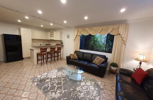 Glenroy Apartment | Grandview Melbourne Executive 2BR Apartment