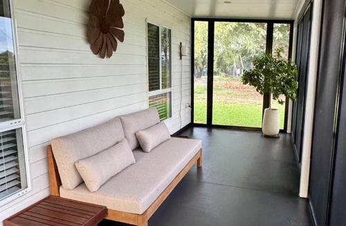 Dargal Road Villa | Grapeview Cottage at Western Queensland Spirit