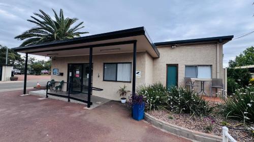 Griffith Other | Griffith Tourist Caravan park