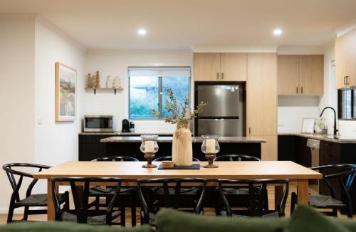 Bright House | Halinka Haven