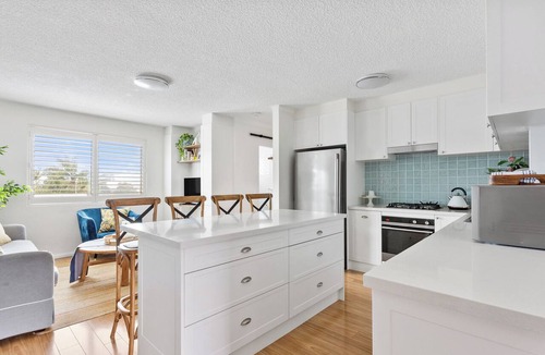 Freshwater Apartment | Hamptons 2 Bed Walk 5 mins to Beach 2 min Village