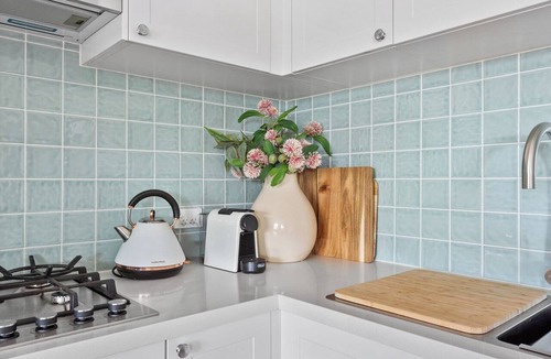 Freshwater Apartment | Hamptons 2 Bed Walk 5 mins to Beach 2 min Village
