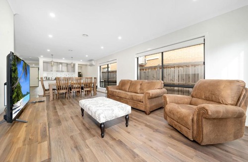 Berwick House | Happy Cozy Convenient 4BR, Breezy, Near Mall, Park