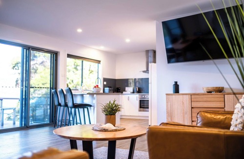 Coles Bay Apartment | Harbour Master - Freycinet Holiday Houses