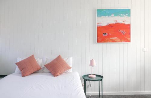 Waterhouse Hotel | Harbour View Motel