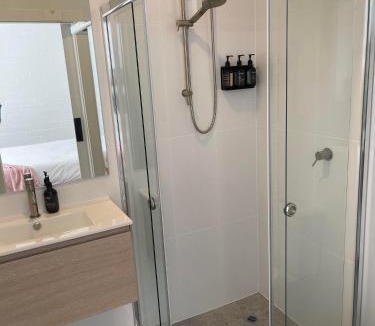Waterhouse Hotel | Harbour View Motel