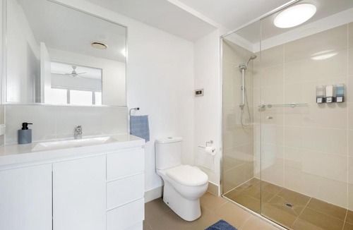 South Townsville Apartment | Harbourfront Studio Apartment at Allure Level 6